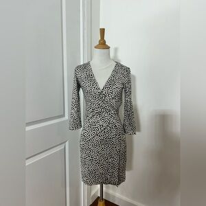 Diane Von Furstenberg 100% Silk Wrap Dress Size 0